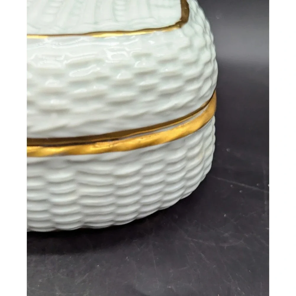 Vintage‎ Limoges Porcelain Basketweave Trinket Dresser Box While 5.25